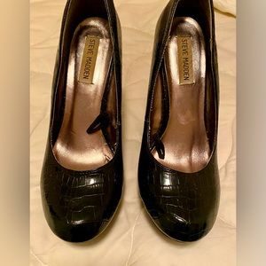 Steve Madden black faux croc round toe platform heels